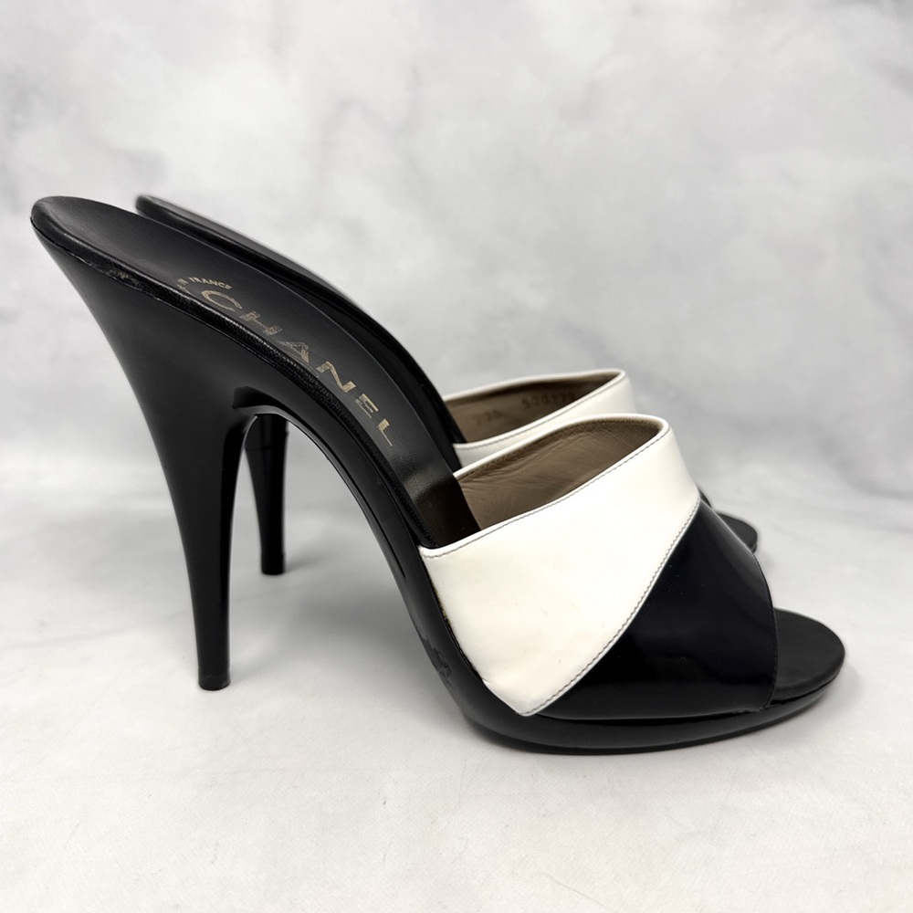 CHANEL Vintage Y2K Leather Open Toe Platform Slide Mule Sandal Heels Retro 90s